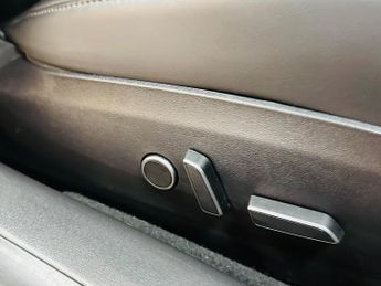 Tesla Model 3 (Dual Motor) Long Range Auto 4WDE 4dr