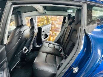 Tesla Model 3 (Dual Motor) Long Range Auto 4WDE 4dr