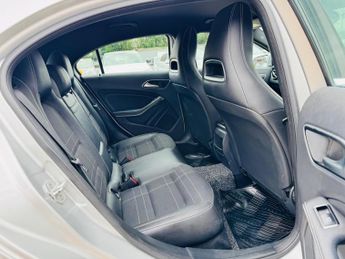 Mercedes-Benz A Class 1.6 A180 Sport Hatchback 5dr Petrol 7G-DCT Euro 6 (s/s) (122 ps)