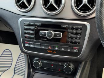 Mercedes-Benz GLA 2.1 GLA220 CDI AMG Line 7G-DCT 4MATIC Euro 6 (s/s) 5dr