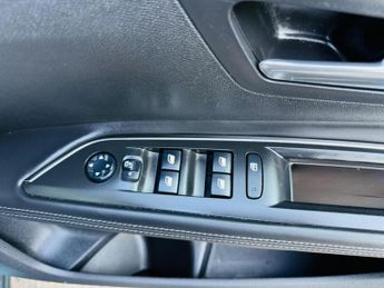 Peugeot 5008 1.2 PureTech Allure EAT Euro 6 (s/s) 5dr
