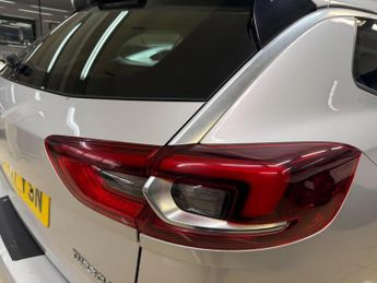 Vauxhall Insignia 1.6 Turbo D ecoTEC Design Nav Sports Tourer Auto Euro 6 (s/s) 5d