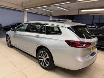 Vauxhall Insignia 1.6 Turbo D ecoTEC Design Nav Sports Tourer Auto Euro 6 (s/s) 5d