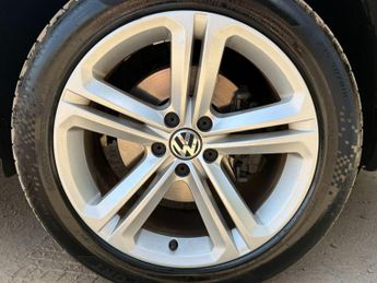 Volkswagen Tiguan 2.0 TDI BlueMotion Tech R-Line DSG 4WD Euro 5 (s/s) 5dr
