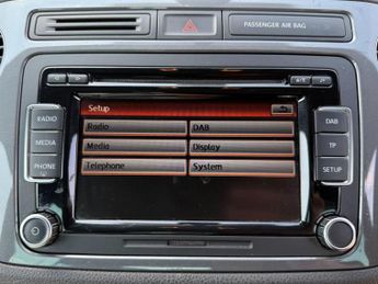 Volkswagen Tiguan 2.0 TDI BlueMotion Tech R-Line DSG 4WD Euro 5 (s/s) 5dr