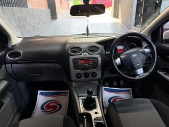 Ford Focus 1.6 Zetec 5dr
