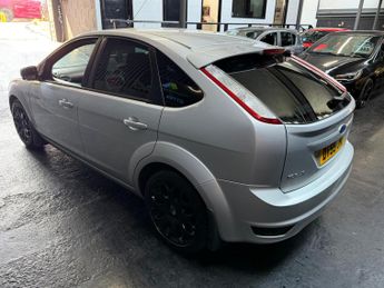 Ford Focus 1.6 Zetec 5dr