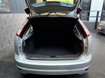 Ford Focus 1.6 Zetec 5dr