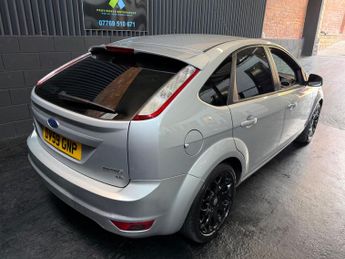Ford Focus 1.6 Zetec 5dr