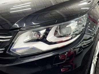 Volkswagen Tiguan 2.0 TDI BlueMotion Tech Sport DSG 4WD Euro 5 (s/s) 5dr