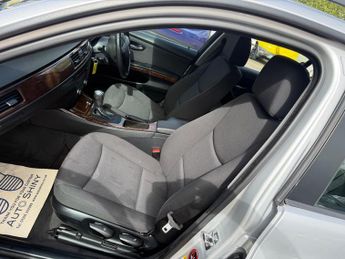 BMW 3 Series 2.0 320i SE Touring Auto Euro 4 5dr