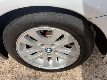 BMW 3 Series 2.0 320i SE Touring Auto Euro 4 5dr