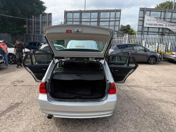 BMW 3 Series 2.0 320i SE Touring Auto Euro 4 5dr
