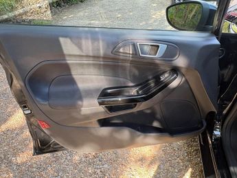 Ford Fiesta 1.6 Zetec Powershift Euro 6 5dr