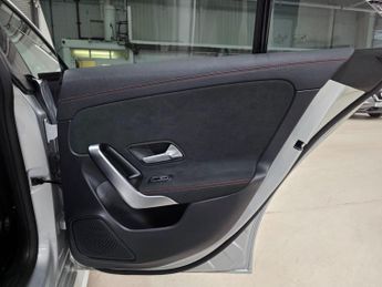 Mercedes-Benz CLA 1.3 CLA180 AMG Line (Premium) Coupe 7G-DCT Euro 6 (s/s) 4dr