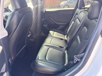 Tesla Model Y (Dual Motor) Long Range Auto 4WDE 5dr