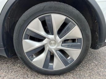 Tesla Model Y (Dual Motor) Long Range Auto 4WDE 5dr