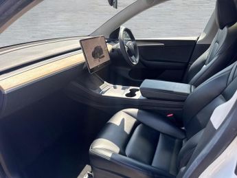 Tesla Model Y (Dual Motor) Long Range Auto 4WDE 5dr