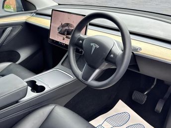 TESLA MODEL Y (Dual Motor) Long Range