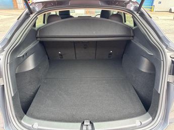 TESLA MODEL Y (Dual Motor) Long Range