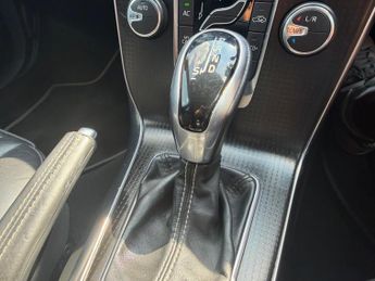 Volvo V40 2.0 D3 R-Design Pro Auto Euro 6 (s/s) 5dr