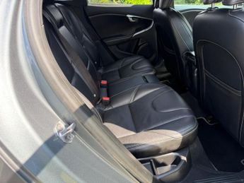 Volvo V40 2.0 D3 R-Design Pro Auto Euro 6 (s/s) 5dr