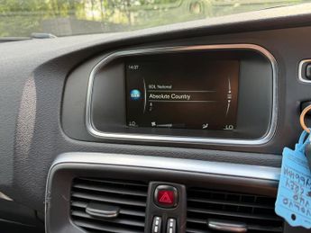 Volvo V40 2.0 D3 R-Design Pro Auto Euro 6 (s/s) 5dr
