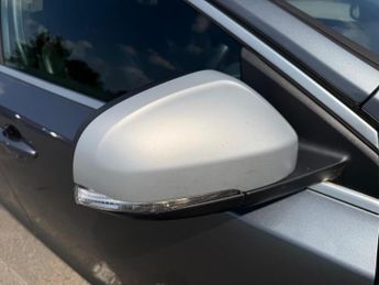 Volvo V40 2.0 D3 R-Design Pro Auto Euro 6 (s/s) 5dr