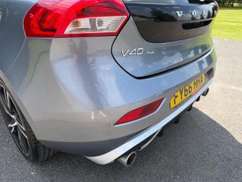 Volvo V40 2.0 D3 R-Design Pro Auto Euro 6 (s/s) 5dr