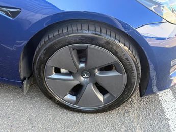 Tesla Model 3 Long Range Auto RWD 4dr