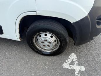 Peugeot Boxer 2.0 BlueHDi 335 Professional L3 H2 Euro 6 5dr
