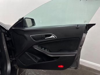 Mercedes-Benz CLA 1.6 CLA200 AMG Line Edition Shooting Brake 7G-DCT Euro 6 (s/s) 5