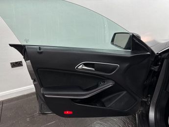 Mercedes-Benz CLA 1.6 CLA200 AMG Line Edition Shooting Brake 7G-DCT Euro 6 (s/s) 5