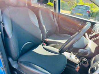 Nissan Note 1.6 16V Tekna Auto Euro 4 5dr