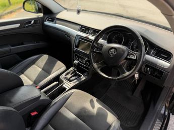 Skoda Superb 2.0 TDI SE DSG Euro 5 (s/s) 5dr