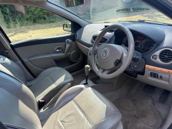 Renault Clio 1.6 VVT Initiale 5dr