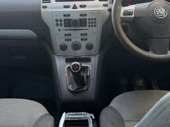 Vauxhall Zafira 1.8 16V Exclusiv Euro 4 5dr