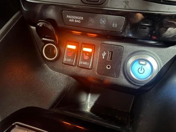 Nissan Leaf 40kWh N-Connecta Auto 5dr