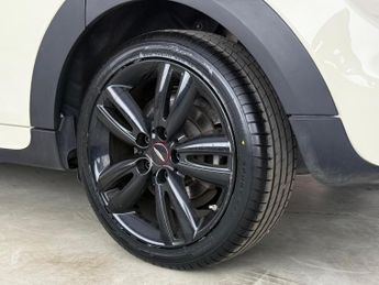 MINI Hatch 1.5 Cooper Sport Steptronic Euro 6 (s/s) 5dr