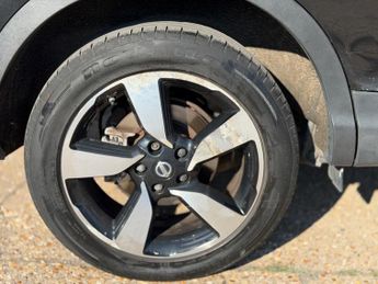 Nissan Qashqai 1.6 dCi N-Connecta XTRON 2WD Euro 6 (s/s) 5dr