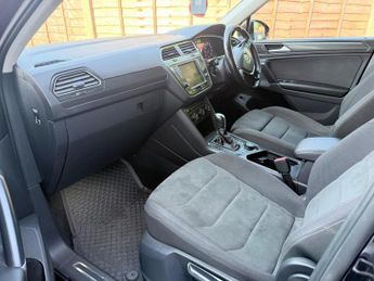 Volkswagen Tiguan 2.0 TDI BlueMotion Tech SEL DSG 4Motion Euro 6 (s/s) 5dr