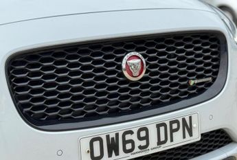 Jaguar E-PACE 2.0 D180 Chequered Flag Auto AWD Euro 6 (s/s) 5dr