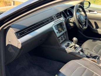 Volkswagen Passat 2.0 TDI BlueMotion Tech SE Business DSG Euro 6 (s/s) 4dr