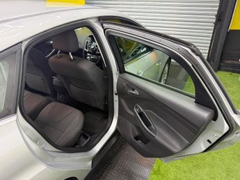 Ford Focus 1.6 Titanium Navigator Powershift Euro 5 5dr