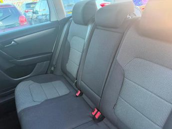 Volkswagen Passat 2.0 TDI BlueMotion Tech Highline DSG Euro 5 (s/s) 5dr