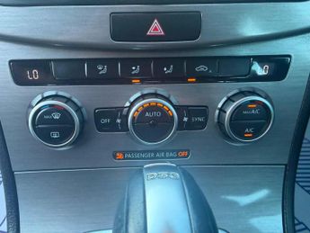 Volkswagen Passat 2.0 TDI BlueMotion Tech Highline DSG Euro 5 (s/s) 5dr