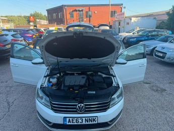 Volkswagen Passat 2.0 TDI BlueMotion Tech Highline DSG Euro 5 (s/s) 5dr