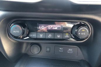 Nissan Juke 1.0 DiG-T N-Connecta 5dr DCT