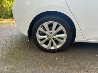 Toyota Auris 1.8 VVT-h Excel CVT Euro 5 (s/s) 5dr