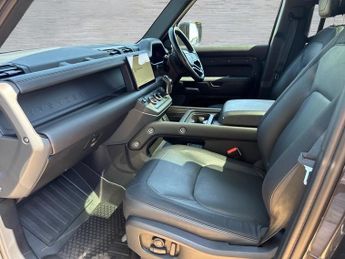 Land Rover Defender 110 3.0 D250 MHEV X-Dynamic HSE Auto 4WD Euro 6 (s/s) 5dr